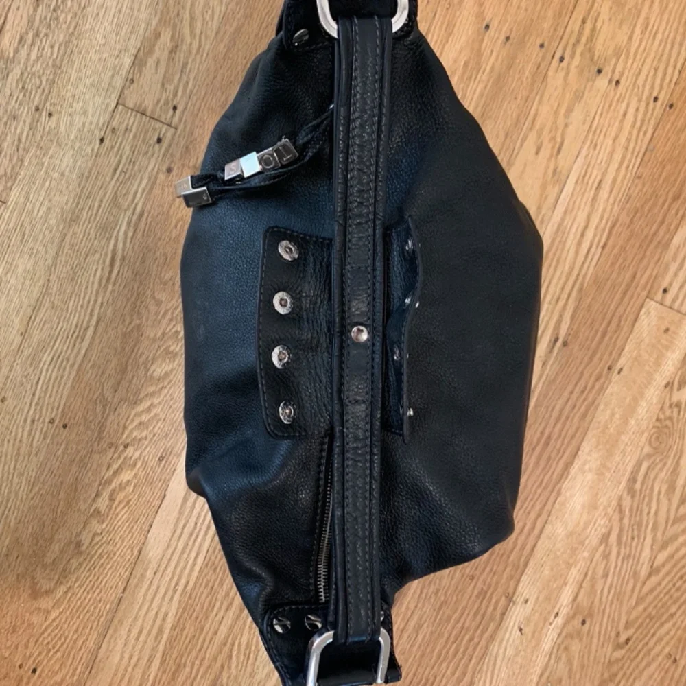 VINTAGE TOD’S HOBO BAG - Picture 10 of 13